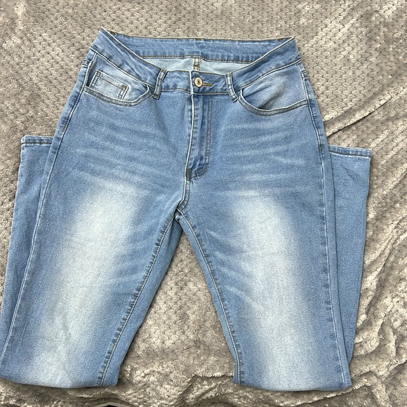 Stylish Blue Denim Jeans - Picture 2 of 4